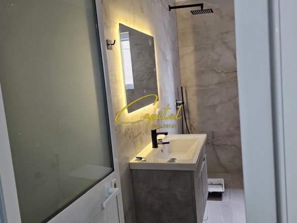 APARTAMENT ME QIRA 3+1 QENDER 70.000 LEKE