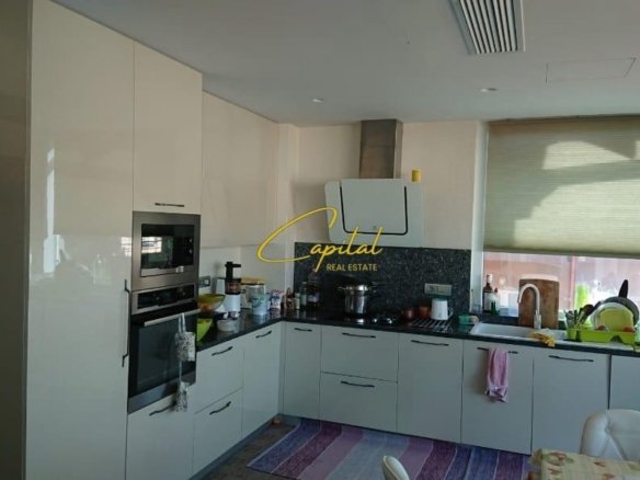 PENTHOUSE ME QIRA 4+1 LIQENI I THATE 1.750 EURO