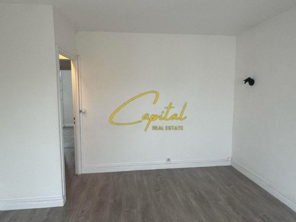AMBIENT BIZNESI ME QIRA 38 M2 PROKURORIA E TIRANES 90.000 LEKE
