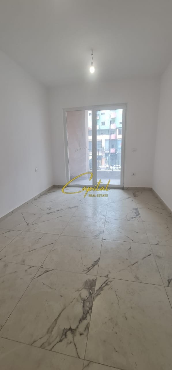 ZYRE ME QIRA 79 M2 RRUGA DRITAN HOXHA 45.000 LEKE