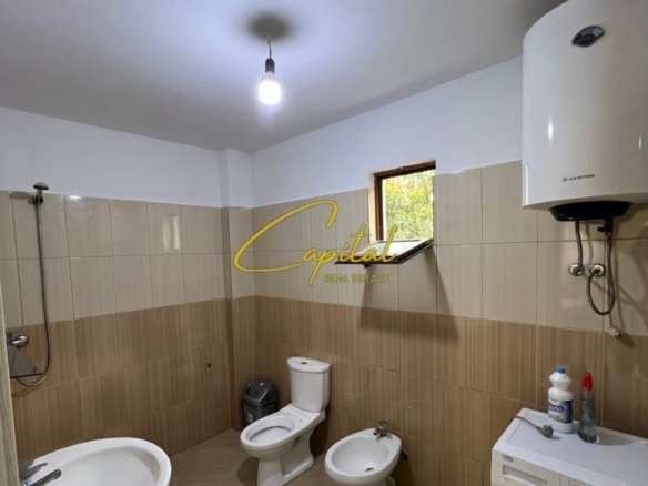 SHTEPI PRIVATE 70 M2 RRUGA 5 MAJI 45.000 LEKE