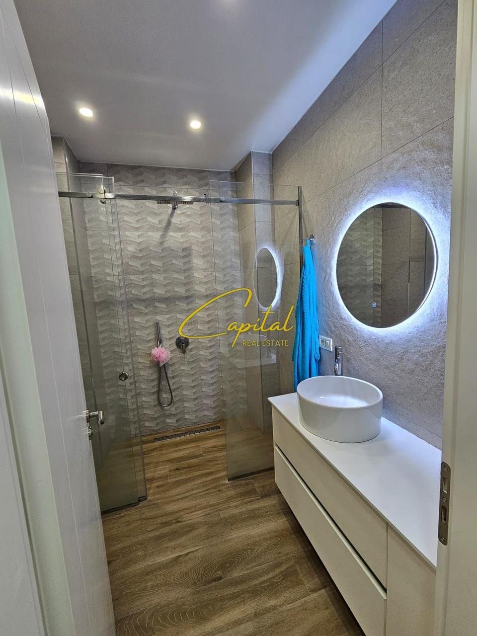 SHITET APARTAMENT 2+1 FRESKU 145.000 LEKE