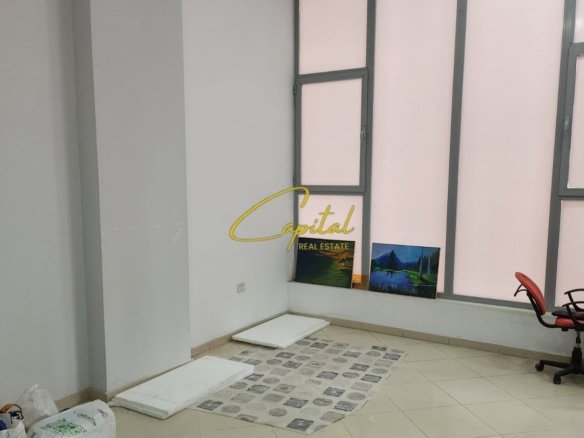 AMBIENT BIZNESI ME QIRA 60 M2 ASTIR 550 EURO