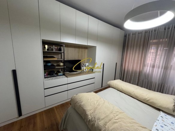 APARTAMENT ME QIRA 1+1 LIQENI ARTIFICIAL 800 EURO