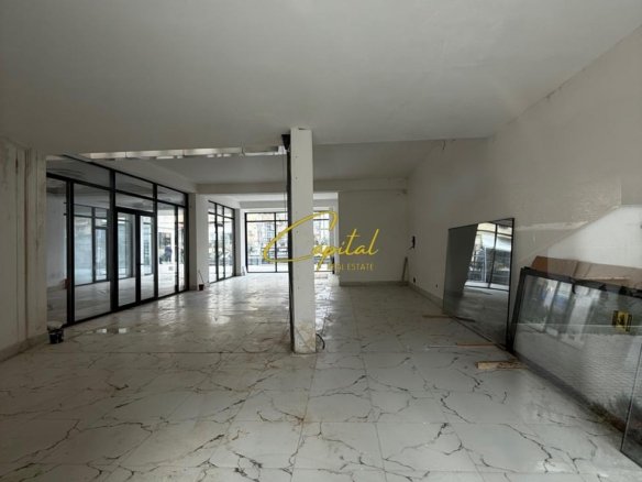DYQAN ME QIRA 110 M2 QENDER 3.300 EURO