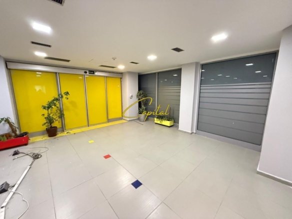 AMBIENT BIZNESI ME QIRA 916 M2 RRUGA E KAVAJES 18.000 EURO