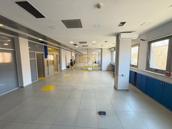 AMBIENT BIZNESI ME QIRA 916 M2 RRUGA E KAVAJES 18.000 EURO