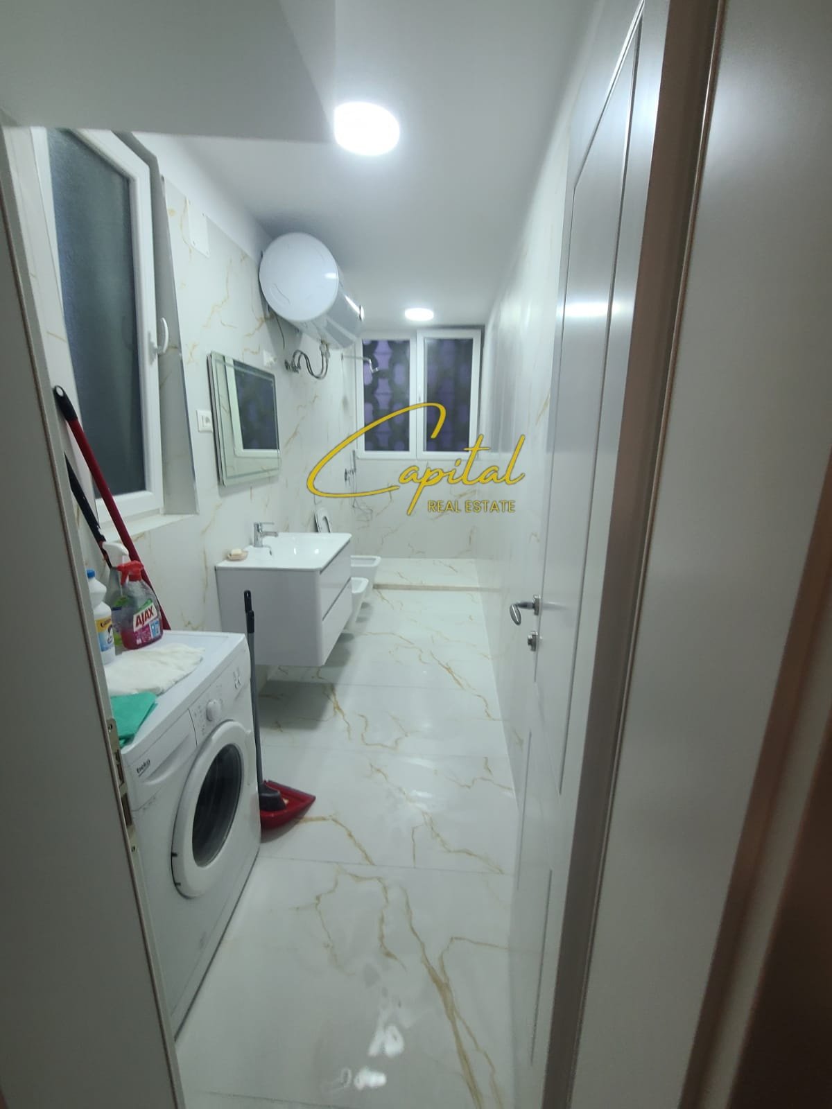ZYRE ME QIRA 80 M2 PAZARI I RI 120.000 LEKE