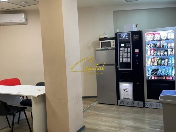 ZYRE ME QIRA 306 M2 RRUGA E DIBRES 3.400 EURO