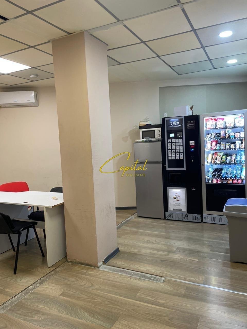 ZYRE ME QIRA 306 M2 RRUGA E DIBRES 3.400 EURO