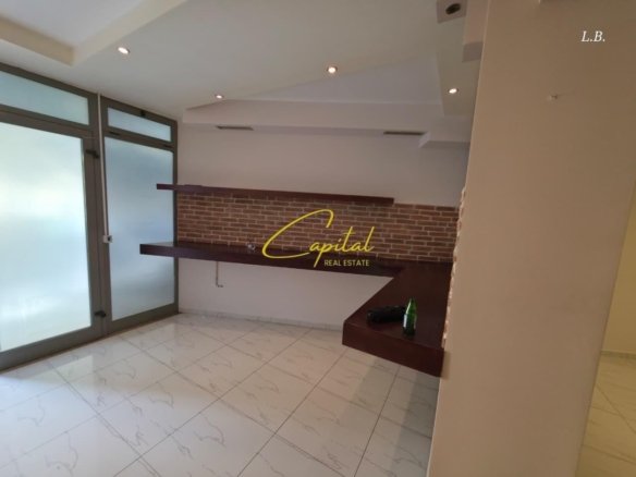 ZYRE ME QIRA 386 M2 RRUGA E DIBRES 4000 EURO