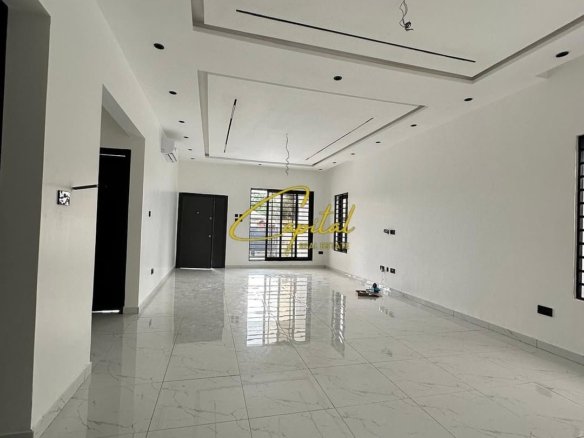 AMBIENT BIZNESI ME QIRA 116 M2 5 MAJI 130.000 LEKE