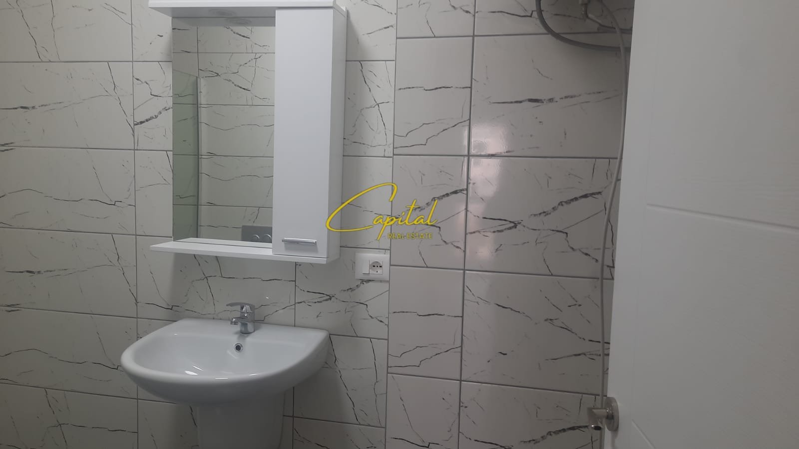 APARTAMENT ME QIRA 2+1+2 XHAMLLIKU 60.000 LEKE