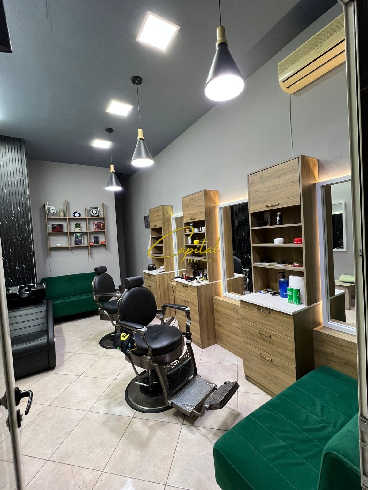 SHITET BIZNES BERBERHANE 25 M2 YZBERISHT 2.200 EURO