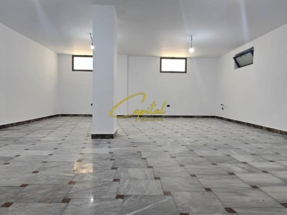 AMBIENT BIZNESI ME QIRA 200 M2 ISH BLLOKU 300.000 LEKE