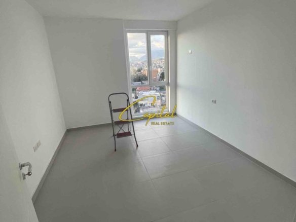 ZYRE ME QIRA 110 M2 RRUGA E DIBRES 40.000 LEKE