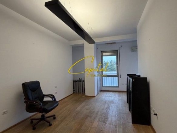 ZYRE ME QIRA 132 M2 ISH BLLOKU 200.000 LEKE