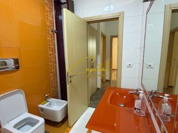 ZYRE ME QIRA 132 M2 ISH BLLOKU 200.000 LEKE