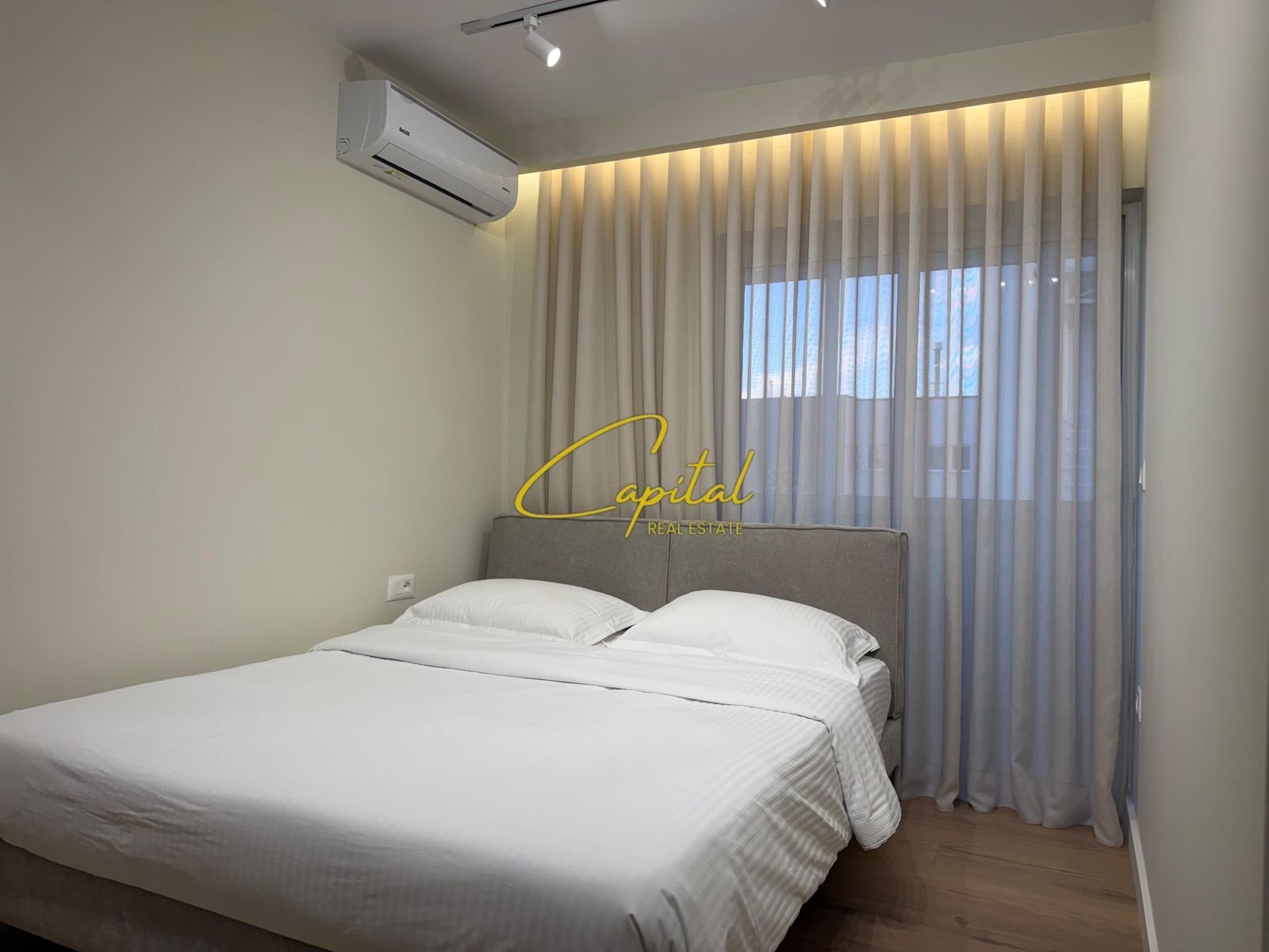 SHITEN DY APARTAMENT 1+1 21 DHJETORI 193.000 EURO