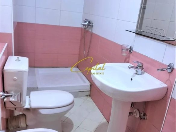 SHITET APARTAMENT 1+1 RRUGA 5 MAJI 12.000.000 LEKE