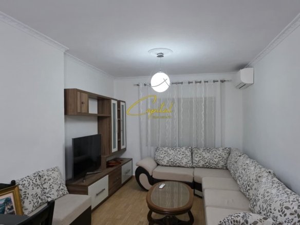 APARTAMENT ME QIRA 4+1+2 RRUGA MINE PEZA 1.200 EURO