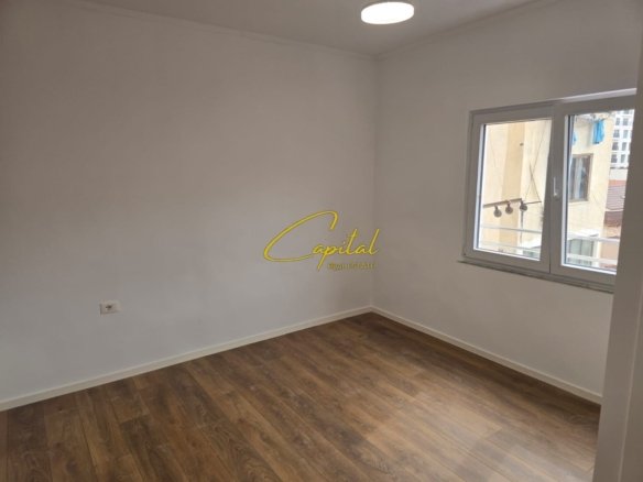 SHITET APARTAMENT 1+1 PAZARI I RI 120.000 EURO