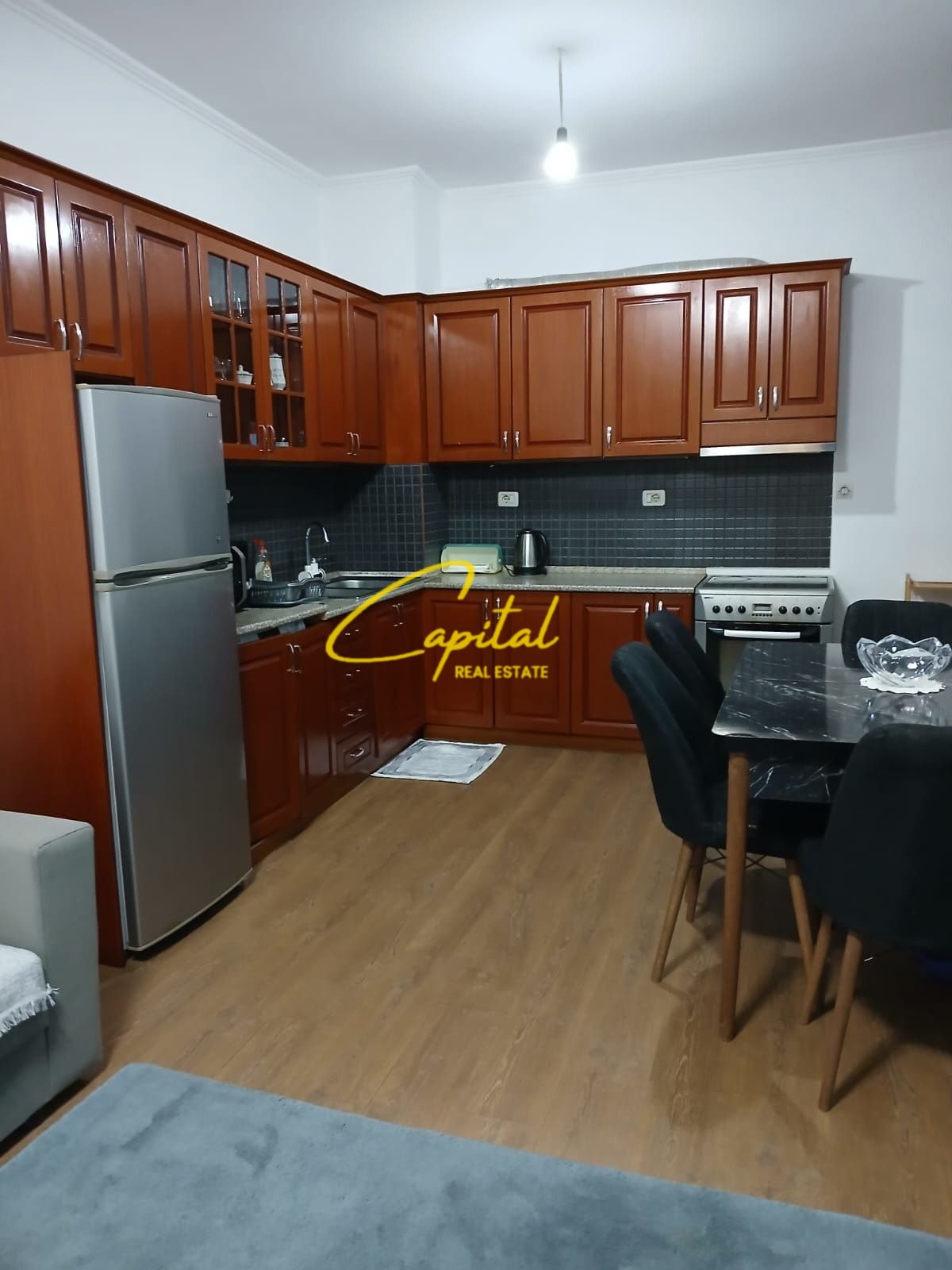 APARTAMENT ME QIRA 2+1 FRESKU 40.000 LEKE