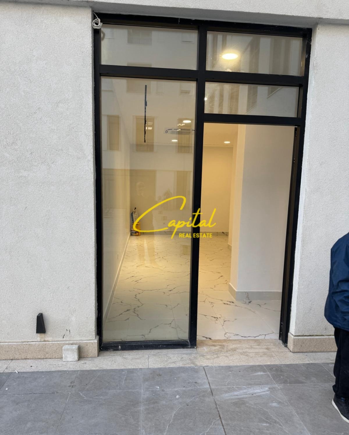 SHITET AMBIENT BIZNESI 38 M2 QENDER 190.000 EURO