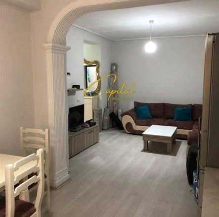 APARTAMENT ME QIRA 1+1 21 DHJETORI 50.000 LEKE