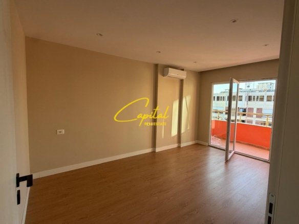 SHITET APARTAMENT 2+1 ISH STACIONI TRENIT 190.000 EURO