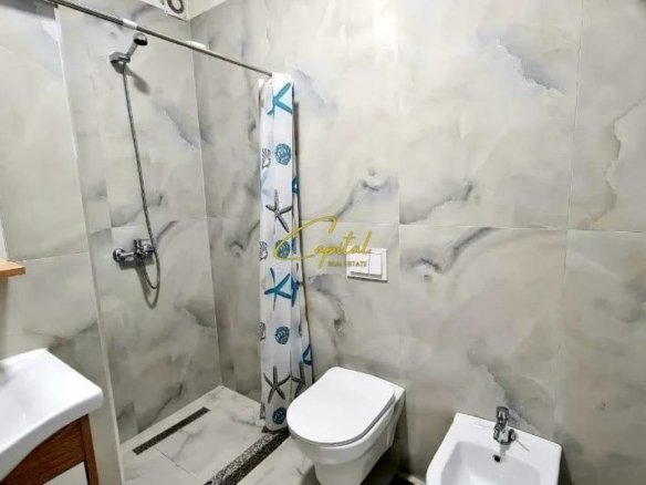 ZYRE ME QIRA 64 M2 PORCELANI 45.000 LEKE