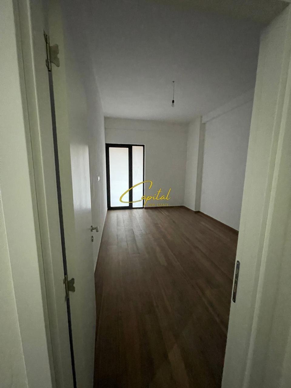 ZYRE ME QIRA 118 M2 KOMPLEKSI FARMACIA 10 650 EURO