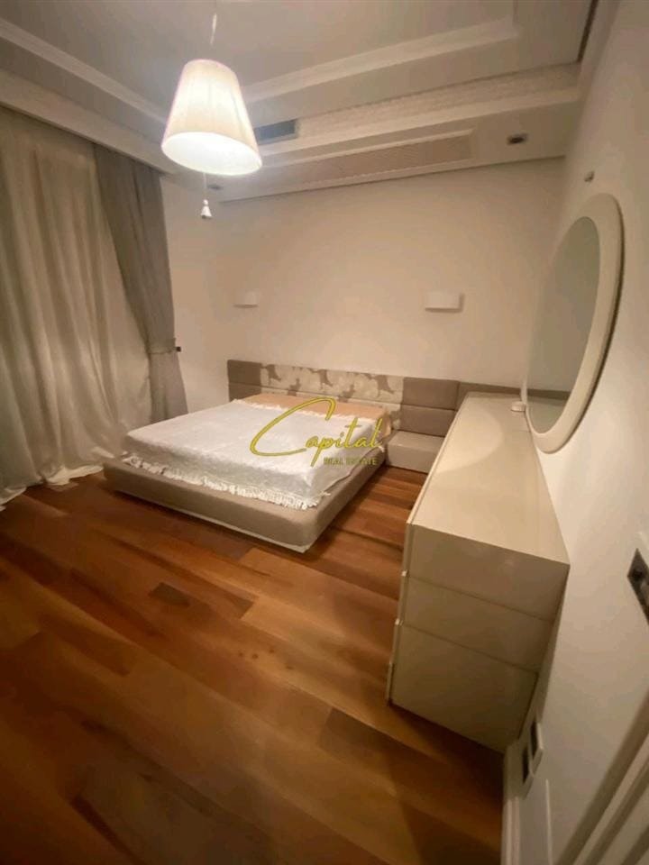 APARTAMENT ME QIRA 1+1 PAZARI I RI 700 EURO