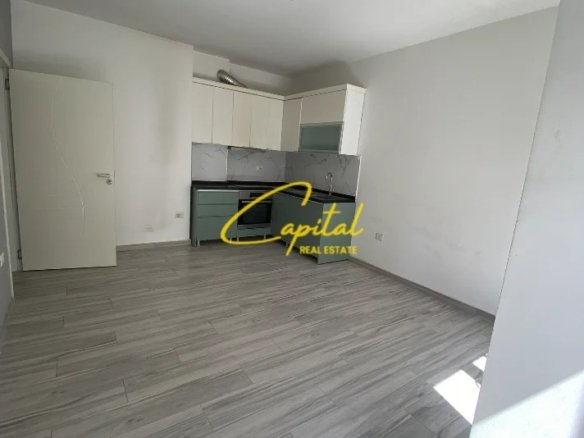 APARTAMENT ME QIRA 1+1 RRUGA 5 MAJI 40.000 LEKE