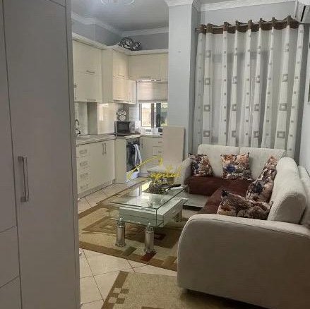 APARTAMENT ME QIRA 1+1 21 DHJETORI 50.000 LEKE