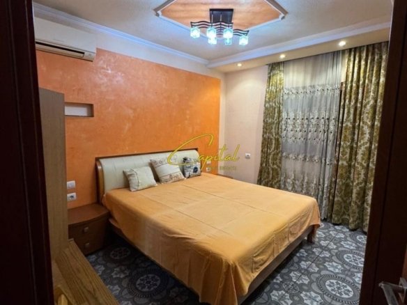 SHITET VILE PRIVATE 180 M2 ISH STACIONI TRENIT 290.000 EURO