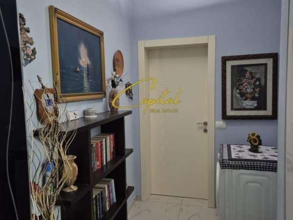 APARTAMENT ME QIRA 2+1 ISH TREGU ELEKTRIK 650 EURO