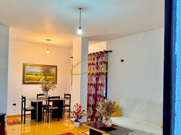 APARTAMENT ME QIRA 1+1 21 DHJETORI 45.000 LEKE