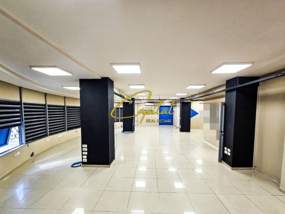 AMBIENT BIZNESI ME QIRA 300 M2 RRUGA E DIBRES 2.800 EURO