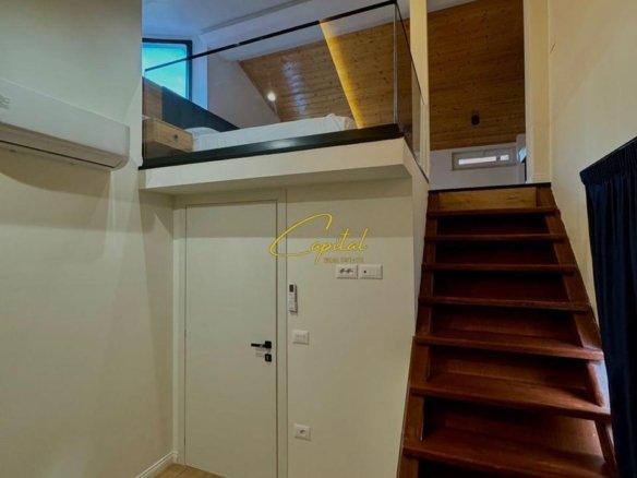 HOTEL ME QIRA 300 M2 QENDER 750.000 LEKE