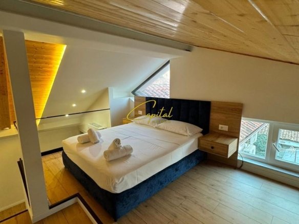 HOTEL ME QIRA 300 M2 QENDER 750.000 LEKE