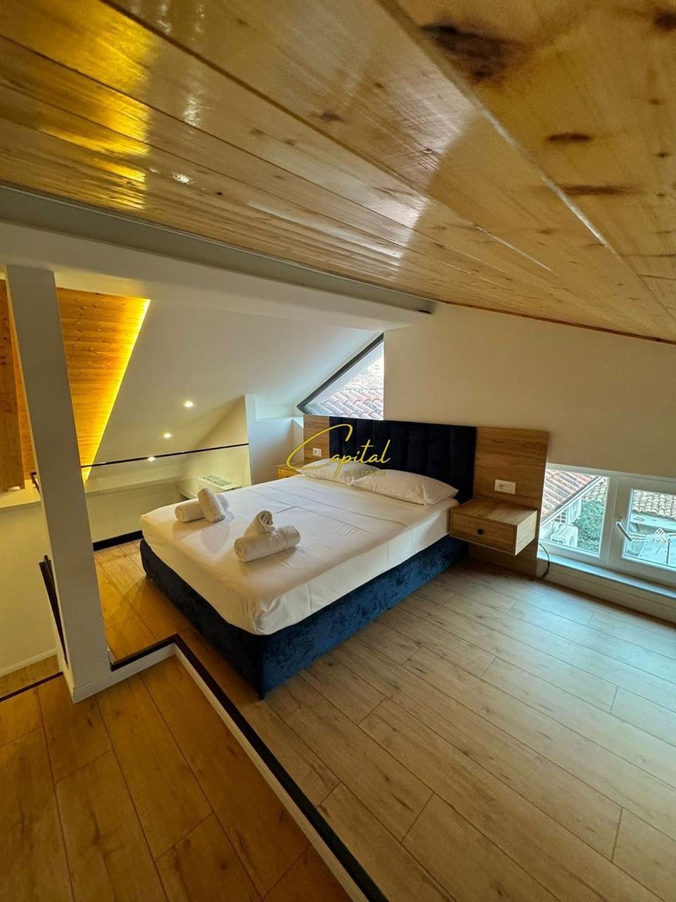 HOTEL ME QIRA 300 M2 QENDER 750.000 LEKE