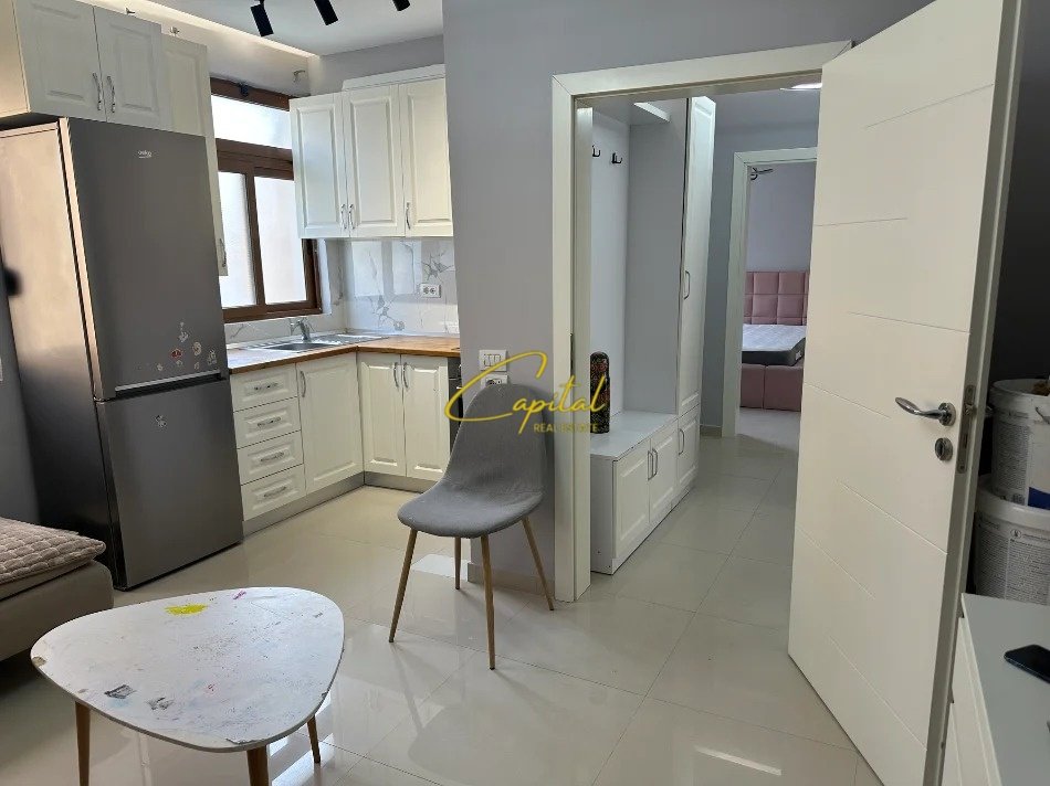 APARTAMENT ME QIRA 1+1 21 DHJETORI 520 EURO