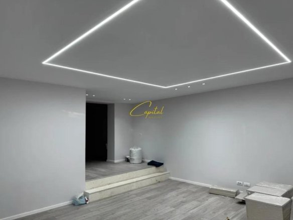 AMBIENT BIZNESI ME QIRA 73 M2 QENDER 1.500 EURO