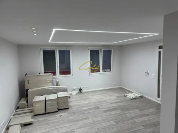 AMBIENT BIZNESI ME QIRA 73 M2 QENDER 1.500 EURO