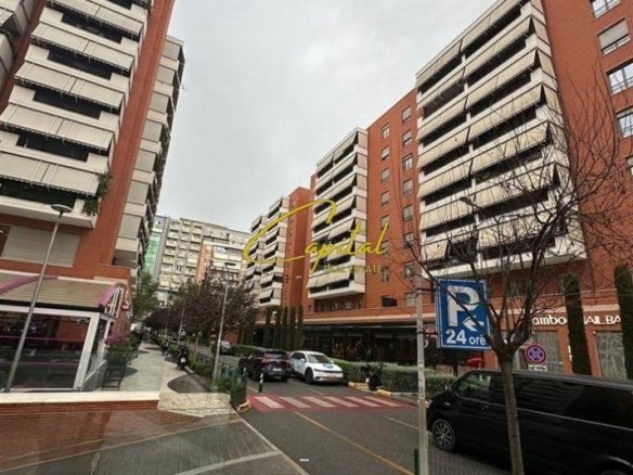 ZYRE ME QIRA 250 M2 KOMPLEKSI DELIJORGJI 2.500 EURO