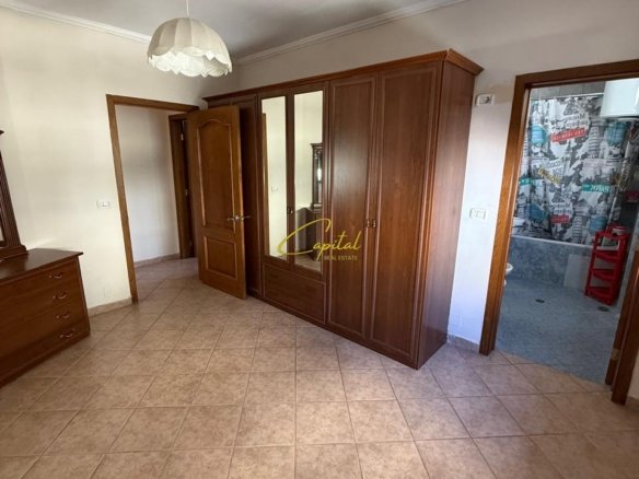 ZYRE ME QIRA 150 M2 ISH EKSPOZITA 120.000 LEKE