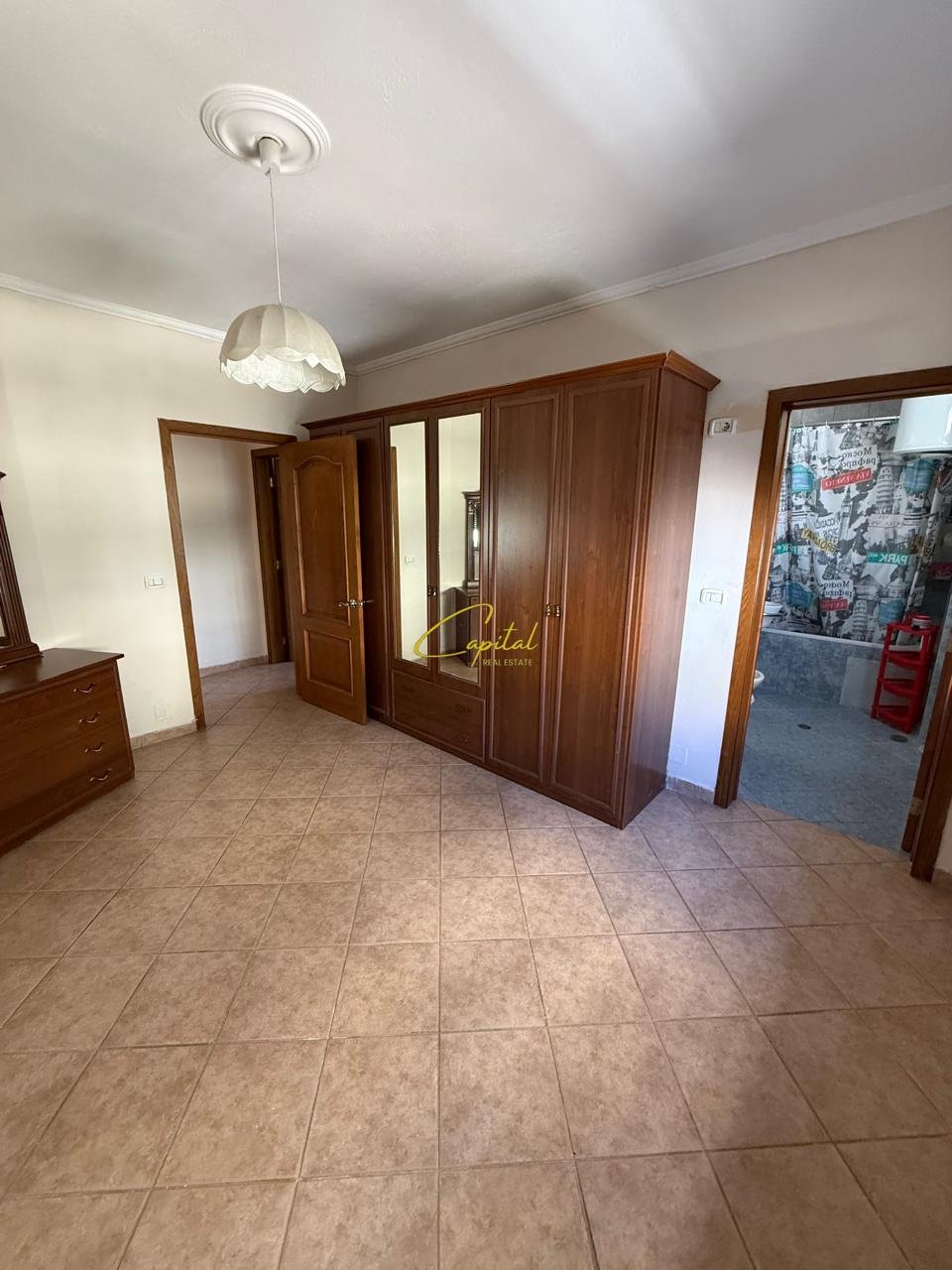 ZYRE ME QIRA 150 M2 ISH EKSPOZITA 120.000 LEKE