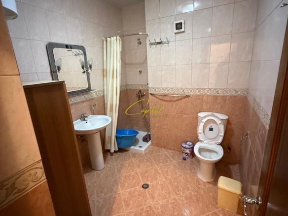 ZYRE ME QIRA 150 M2 ISH EKSPOZITA 120.000 LEKE