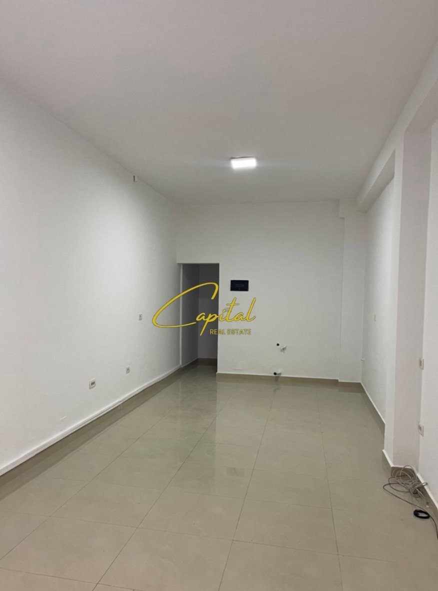 ZYRE ME QIRA 70 M2 ISH EKSPOZITA 50.000 LEKE